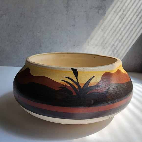 Vintage hand painted succulent pottery - Picture 11 of 11